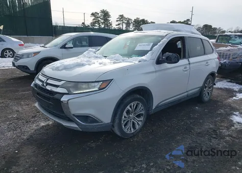 2017 Mitsubishi Outlander Es z USA, uszkodzony, nr VIN JA4AD2A36HZ021692